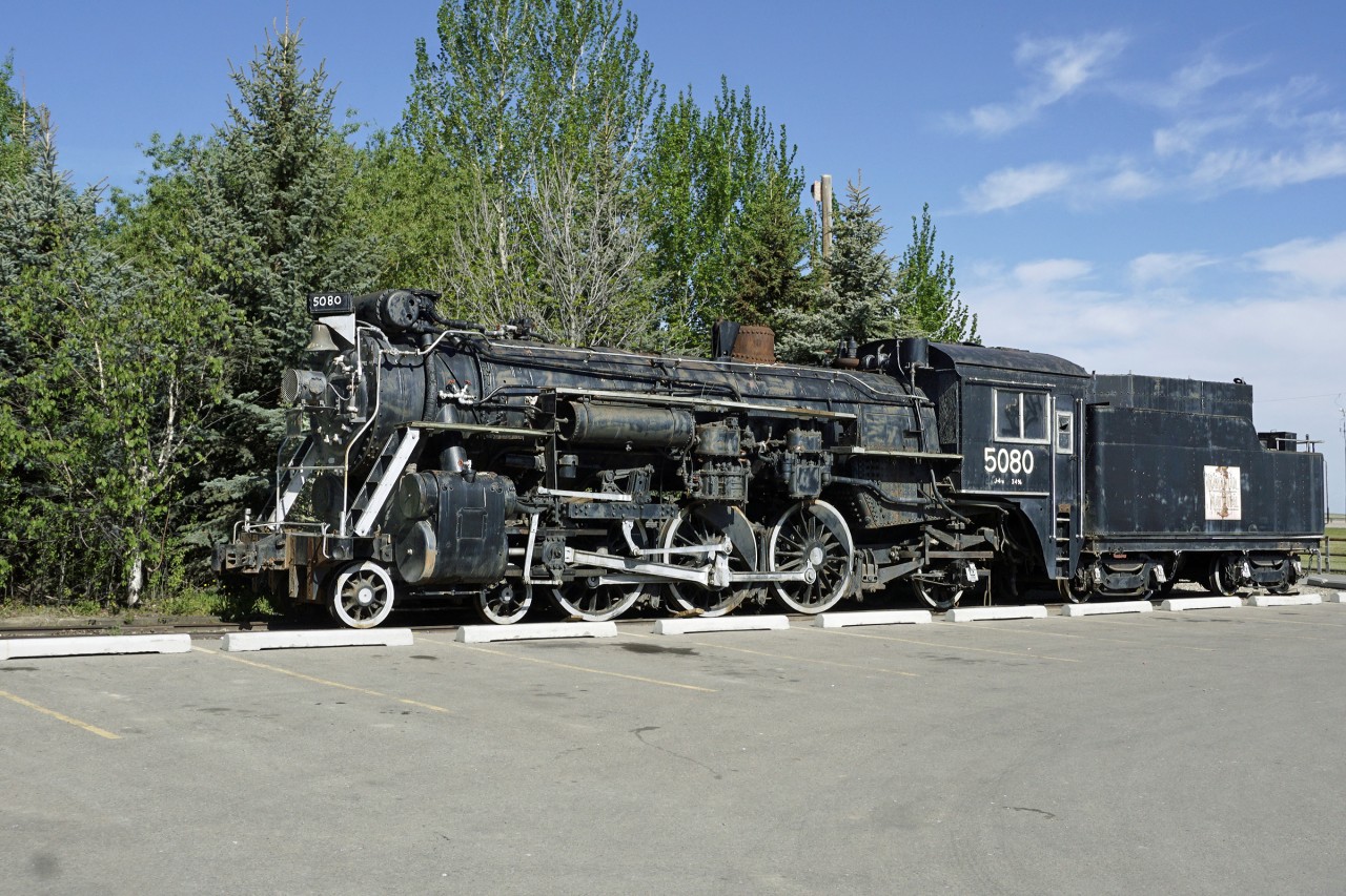 Formerly on static display at Prince Albert Exhibition Grounds MLW 4-6-2 CN 5080 is now at Aspen Crossing railroad. The plan is to restore the loco to operational order, talk around the patch is the million dollars is in the bank, I hope the owner realizes it will take a lot more than that!