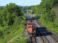 CN L551 pulls it’s power set around the bay to grab a cut of cars from Hamilton to take back to Aldershot. Good to catch up with the boys at the Bayview meet this year 