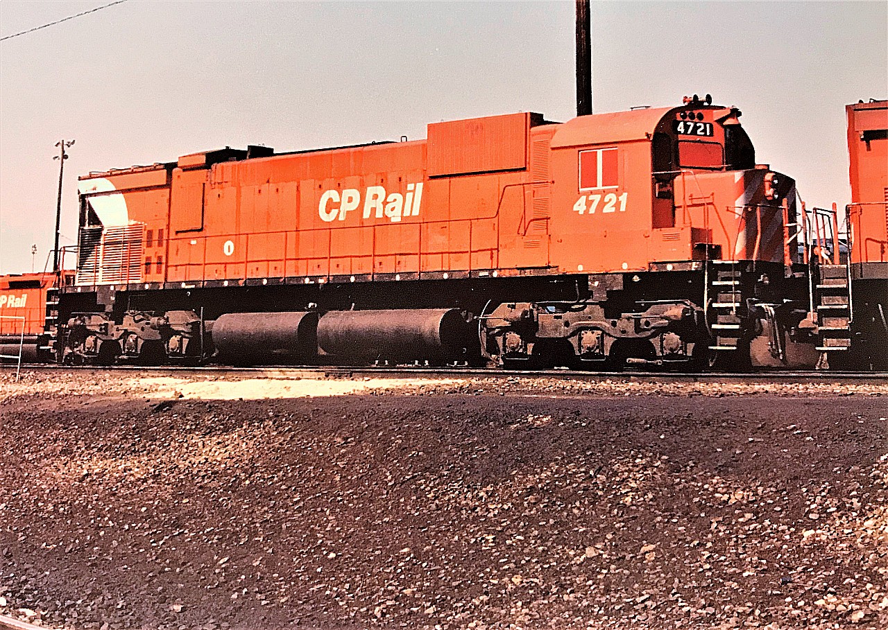 Canadian Pacific M-636 4721 is awaiting departure at Agincourt yard in Toronto during Easter weekend 1995. After being un-retired by CP, the veteran MLW was given a blanked-out cab until it was eventually retired for good later in 1995.