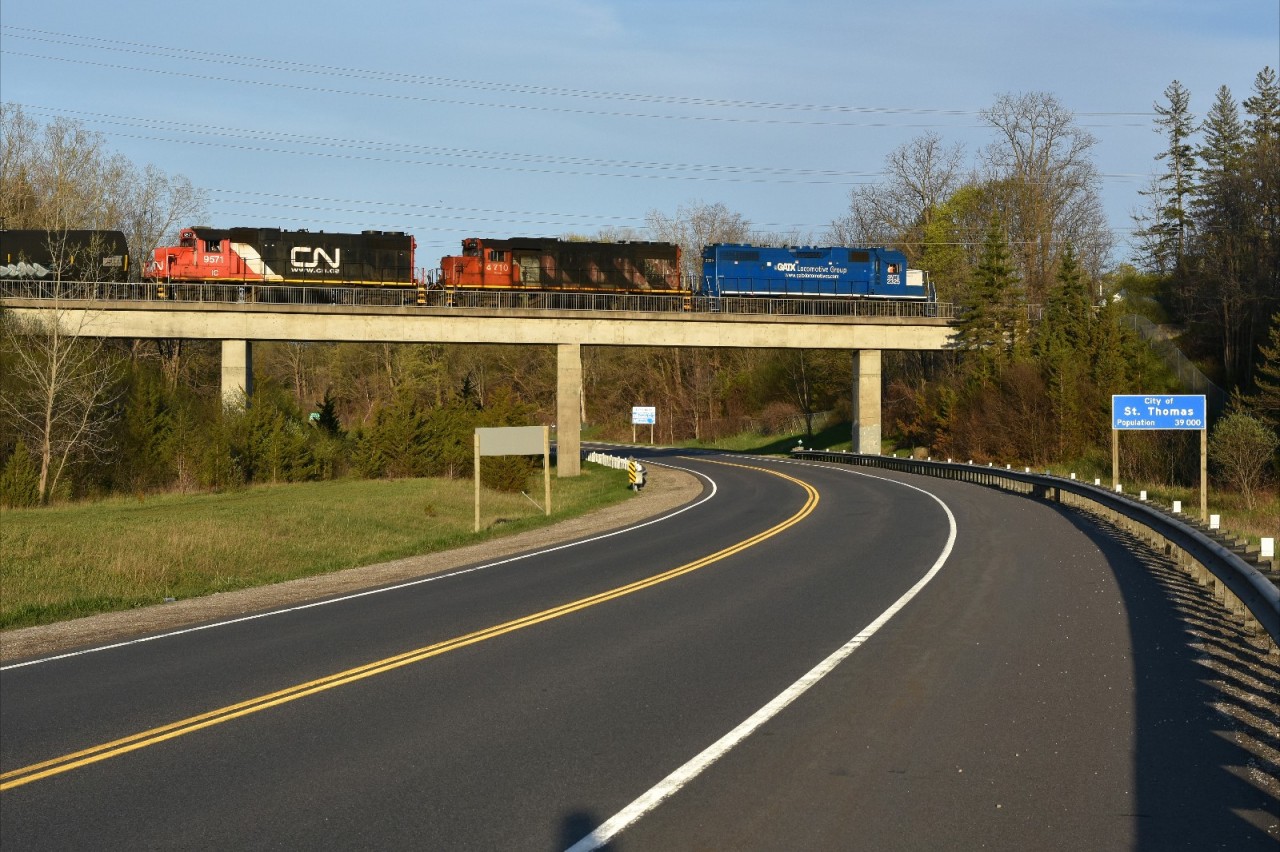 Although pulling off on St. Thomas's Hwy 3 expressway is not ideal, nor is the leader, a brief pause in cars allowed a clear shot of the 6 day a week L584 arriving in town
