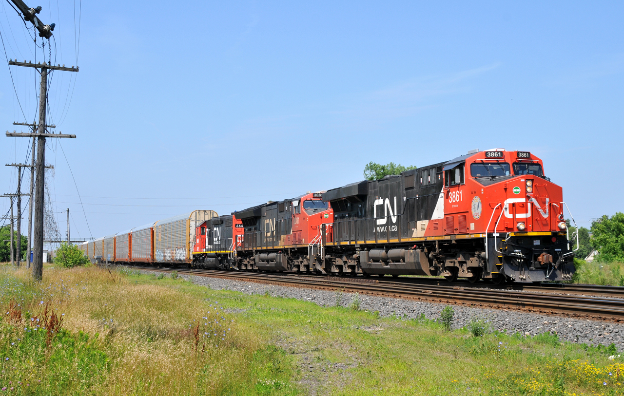 276 arrives to make a lift of RLHH traffic from Paris Junction. CN 3861, CN 3081, and EJE 666 made for a rather interesting consist!
