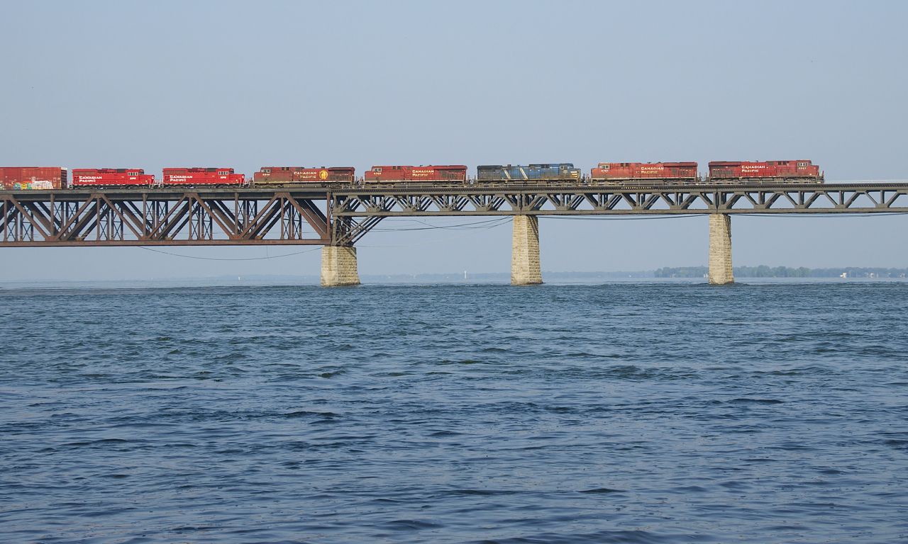 CP 253 has 7 units (CP 8941, CP 8751, CEFX 1031, CP 8705, CP 9840, CP 2253 & CP 2260) as it crosses the St. Lawrence River, its journey from Saratoga Springs nearly over. Three of these units had gone south on grain train CP 350.