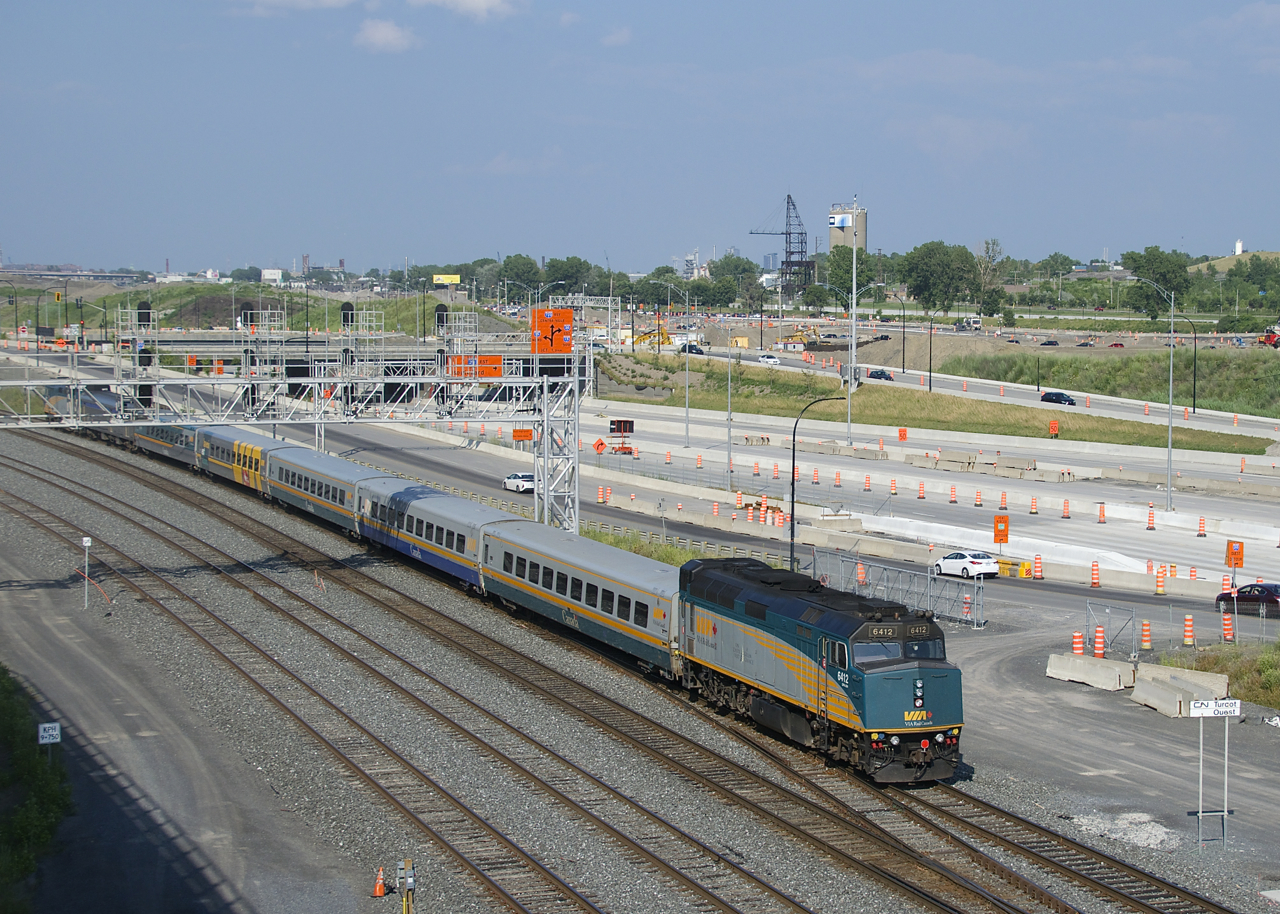VIA 6412 brings up the rear of VIA 64 as it passes the fairly new signal bridge at Turcot Ouest.