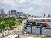 CN 9515 & CN 7229 are heading light towards the Port of Montreal to pick up some cars.