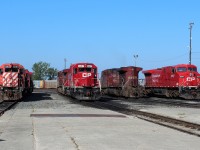 It's been almost 2 years since this scene and the 2 SD40-2's are in service while the shiny AC4400 9547 has since been rebuilt into an AC4400CWM #8062 and sports the new beaver livery.