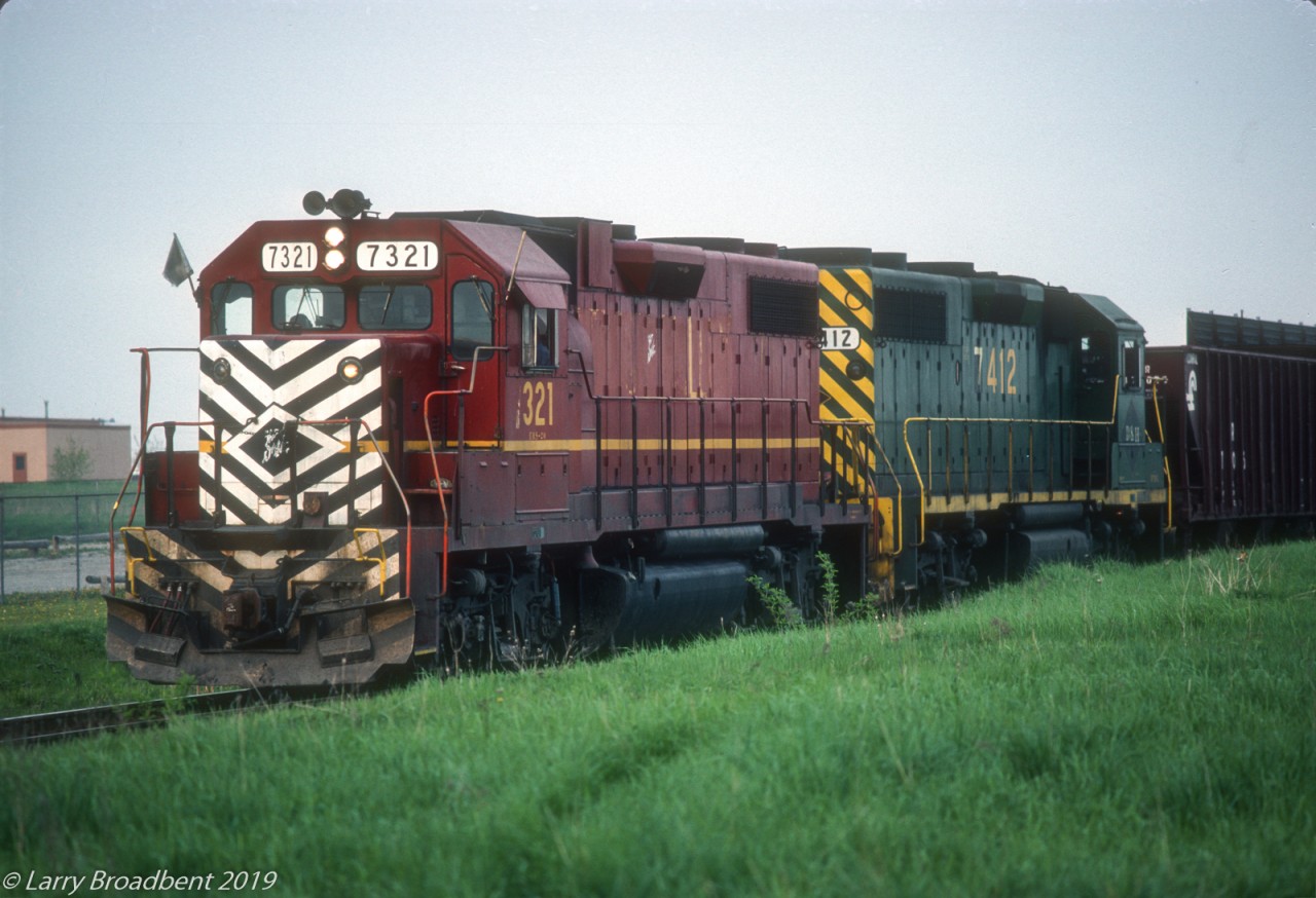 Ex Lehigh Valley and Reading units patched as D&H operated in St Thomas on N&W Assignments for a period. These two taken in St Thomas east end May 1978. They were never my favourites. I preferred N&W regular power.