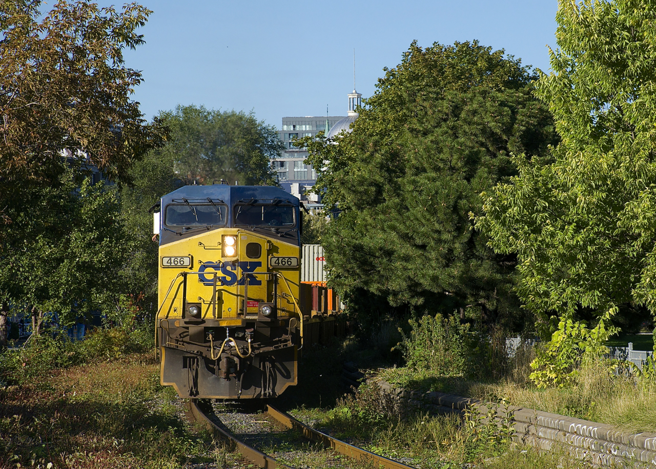CSXT 466 has a cut plow for service in the New York City area, here though it is leading CN 543 out of the Port of Montreal with a short intermodal transfer (with CSXT 846 trailing out of sight). While NS power is common enough here on transfers, CSX power is much less common.