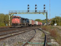 CN 435 is hot on 331’s block as he slowly creeps into Paris Junction with a decent duo of units taking lead