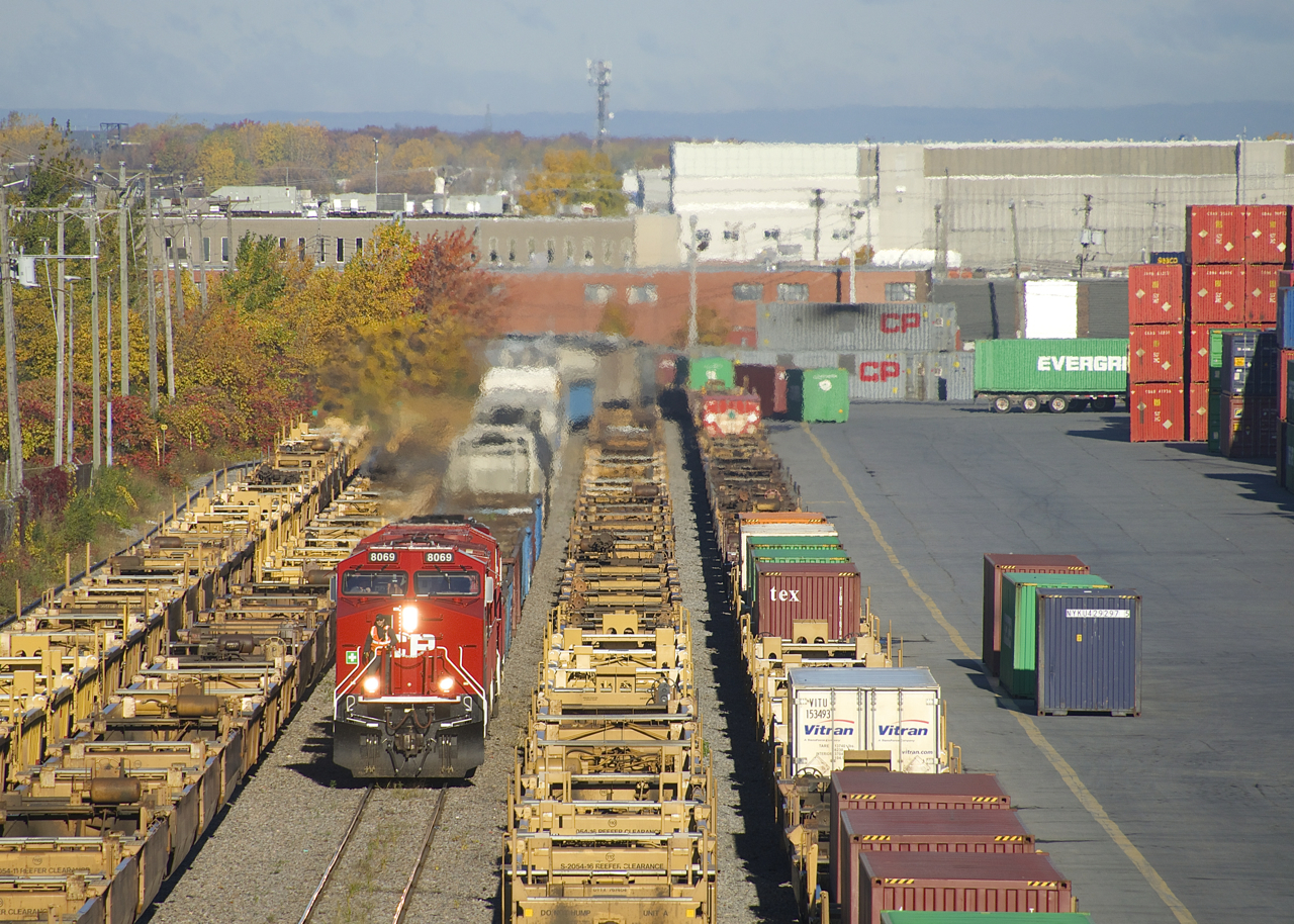 CP 253 is passing through Lachine IMS Yard, where it will set off cars before continuing to St-Luc Yard. Leading is nearly brand new rebuild CP 8069.