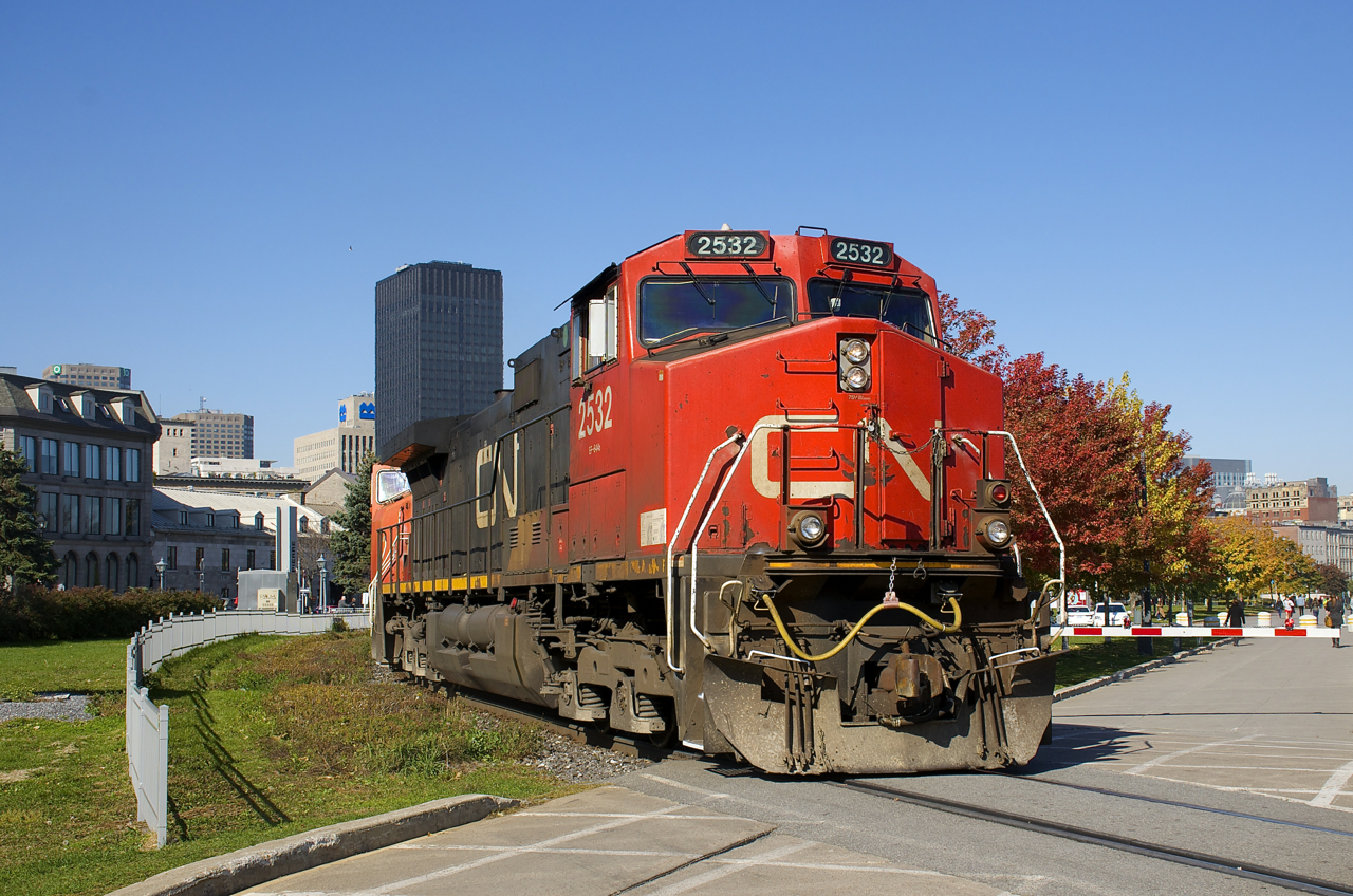 CN 527 is entering the Port of Montreal light power with CN 2532 & CN 5675 to in the port which have been protected by gates for a bit over a year now.