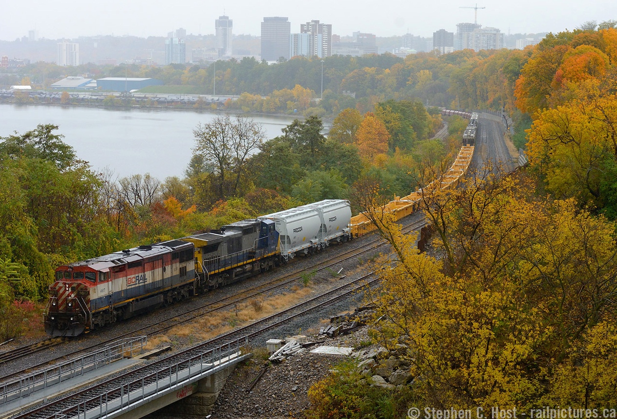Back in the more recent leaser era for CN, a nice 331 working Hamilton Yard on a dreary fall day.