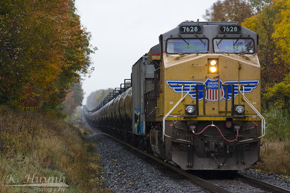 Foreign power on the Belleville Sub! UP 7628 on the trailing end of 650. I was hoping this train would finally show up at some point.