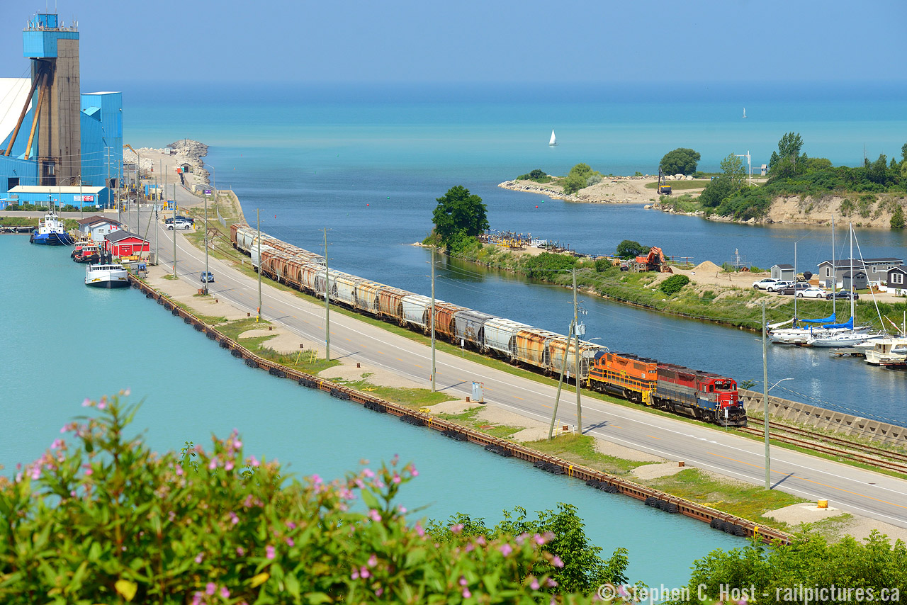 Tugs 'n Trains at the Goderich harbour as GEXR 581 waits to assault the 3 or so percent grade to the Goderich station with 15 loads on the drawbar. The show was great as usual.