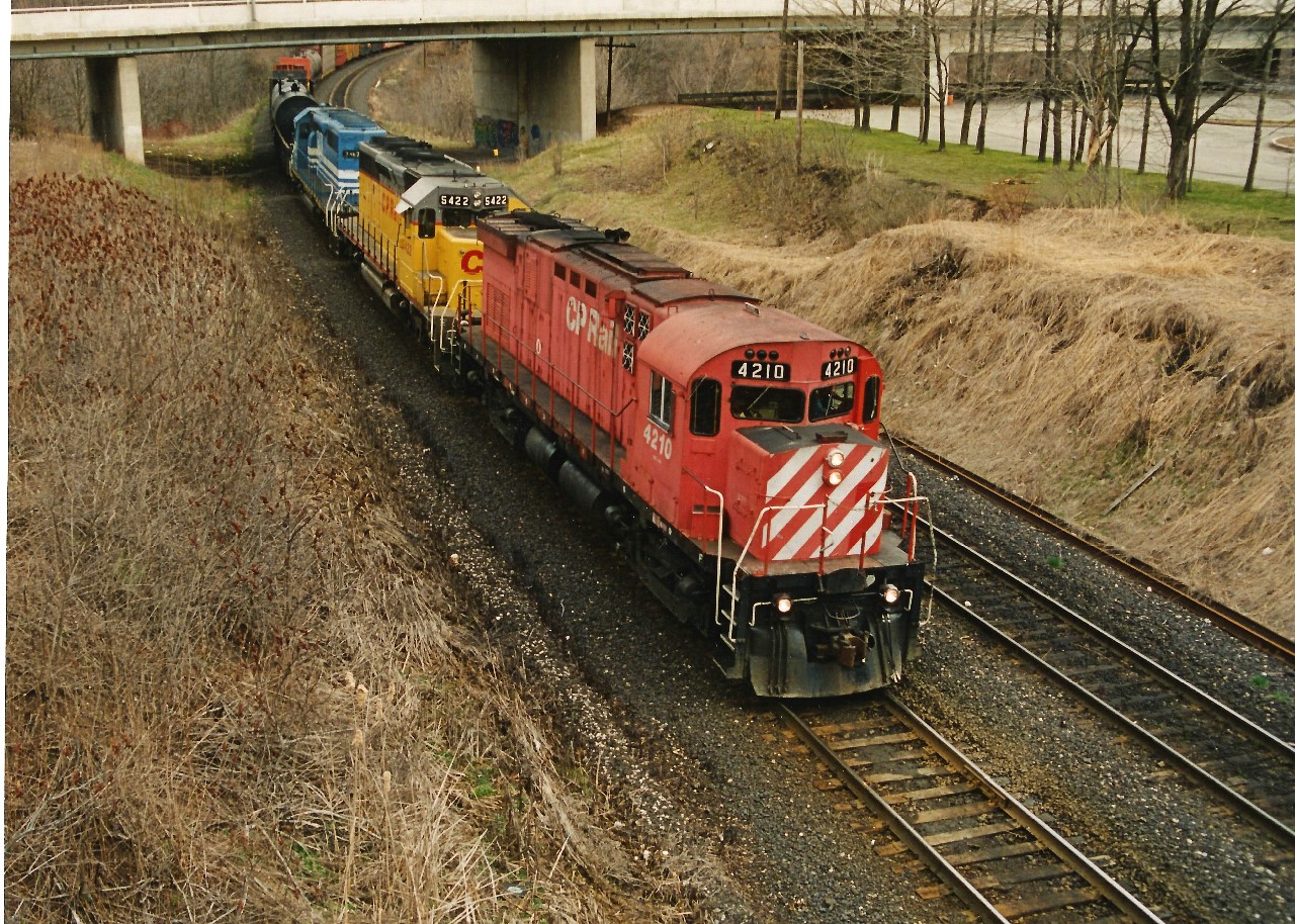 CP C424 4210, CP SD40-2 5422 and GATX SD40-2 7367 lead a train through Bayview Junction in Burlington exercising trackage rights on CN's Oakville Subdivision as it heads to home rails on the Hamilton Subdivision then eventually south to Niagara Falls.