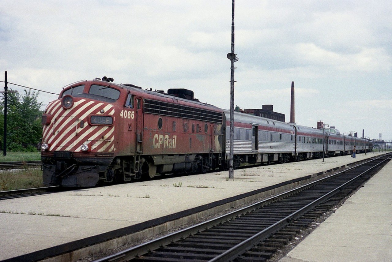 No sign yet of the fact VIA was coming into being..all CP "Canadian" stopped at the old West Toronto station before moving on up the MacTier sub to meet up with its connection from Montreal at Sudbury. I recall seeing this particular unit, CP 4066,  rather frequently back then. Built in 1952, it was sold to VIA in 1978 and renumbered to 1422 in 1979. It then got rebuilt to #6566 in 1980, only to die in the infamous Hinton, Alberta wreck in 1986.
Quite a life.
