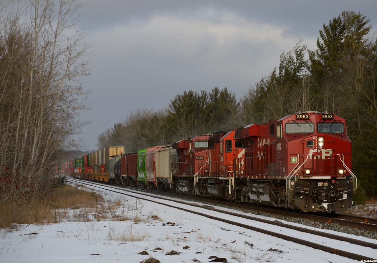 CP 5988 recently did something I bet it hasn't done for a long time, power a train from one side of the country to another! For some reason 112-06 had this consist working from Coquitlam, BC all the way to Lachine, PQ much to my delight as the sun barely burns through at Essa. Most of the SD40-2's you'd catch on a 112 these days are out of fuel and time with do not occupy on the cab windows/plucked for parts heading to various scrappers, 5988 still drowned out BOTH it's modern competitors for sound!!