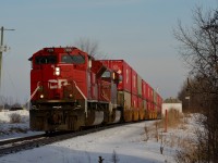 After a perfect meet with 119, CP 7006 South pulls out of the siding at Baxter and over the Mile 48 hot box detector now with a clear shot to Bolton/into VIT. Most of the rebuilt SD70ACu's (formerly SD90MAC's) dawning the new beaver look have been in Western Canada coal service since they arrived on the property, only 3 (7003, 7005 and 7006) of the "regularly" painted ones have now wandered into Ontario, so far! 