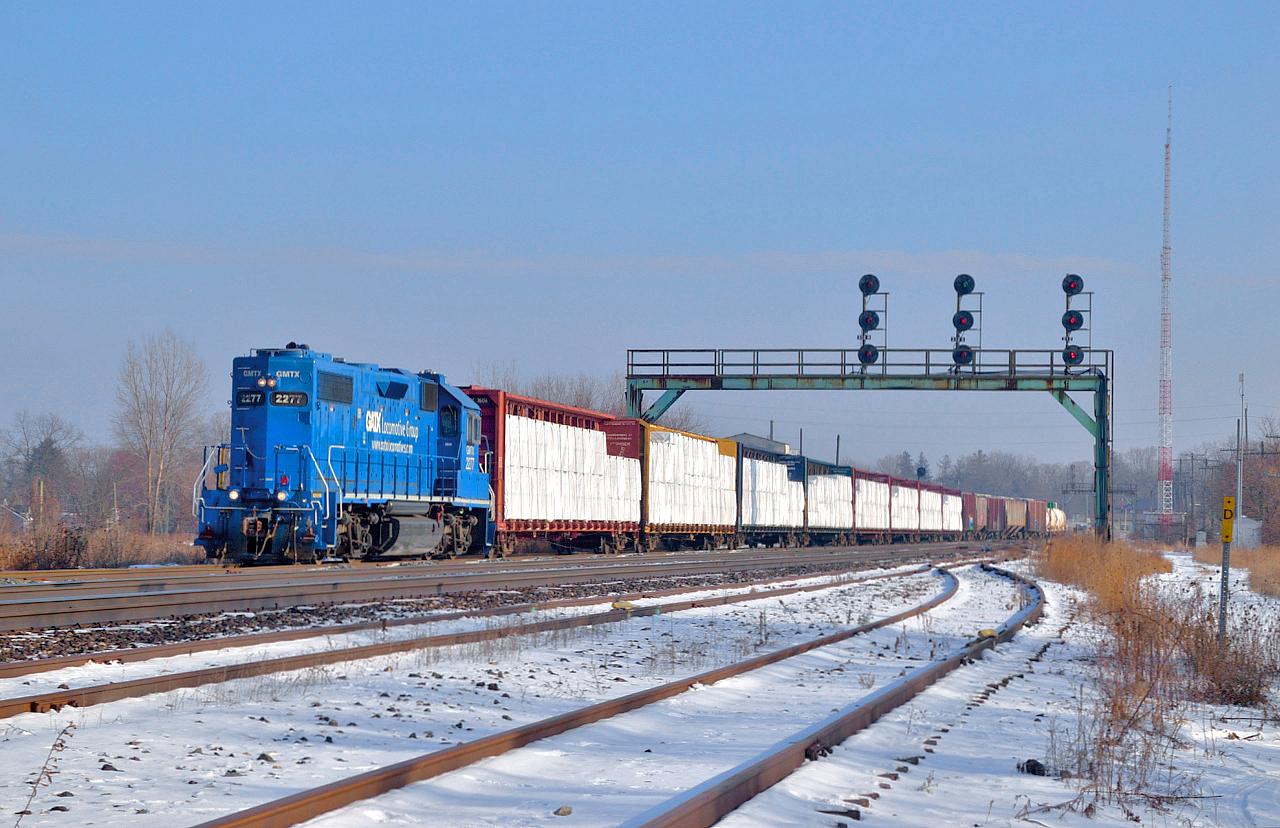 After coming off the Hagersville Sub, CN 580 took off westbound on the Dundas for Paris Jct with 16 cars where it would drop them in the north sidings before returning to Brantford light power.