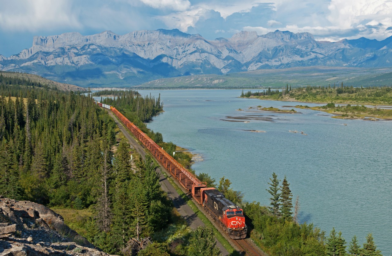 A solo Gevo makes its way into Jasper National Park on the point of the O485.