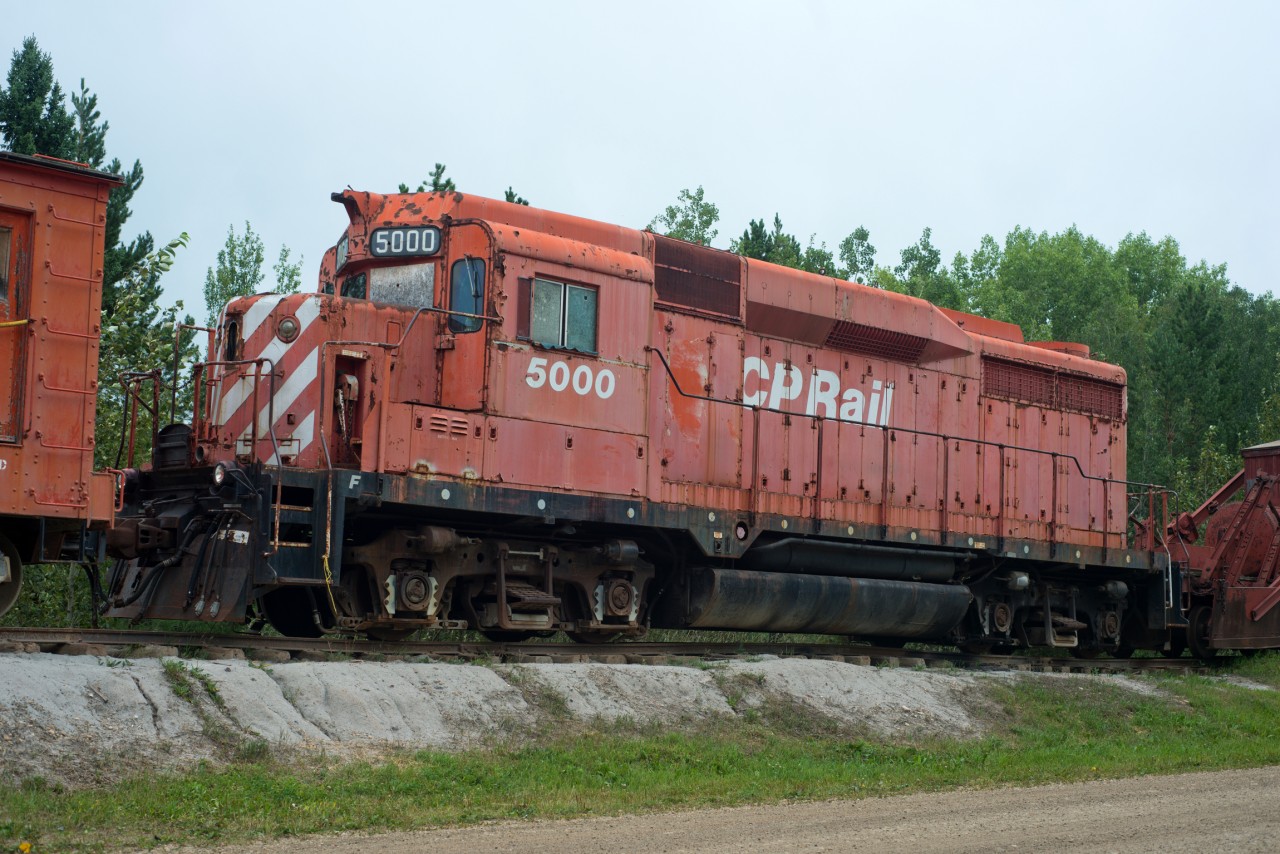 CP 5000 is definitely not a pretty sight as it rusts away in the Alberta Railway Museum. Lets hope it receives a cosmetic restoration one day.