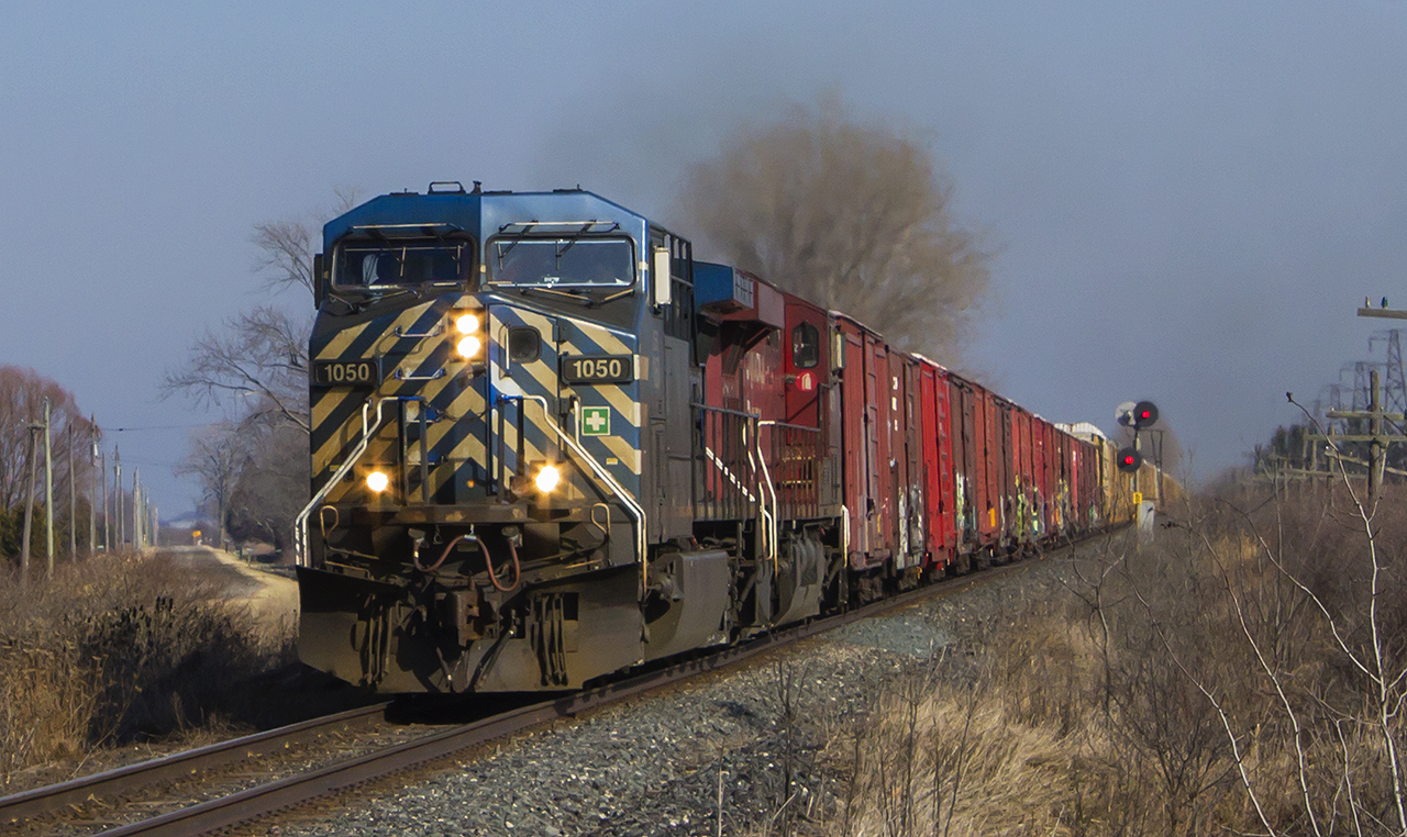 In what seemed at the time a New Year's Day tradition, this time CEFX 1050 leads a westbound destined for Windsor.