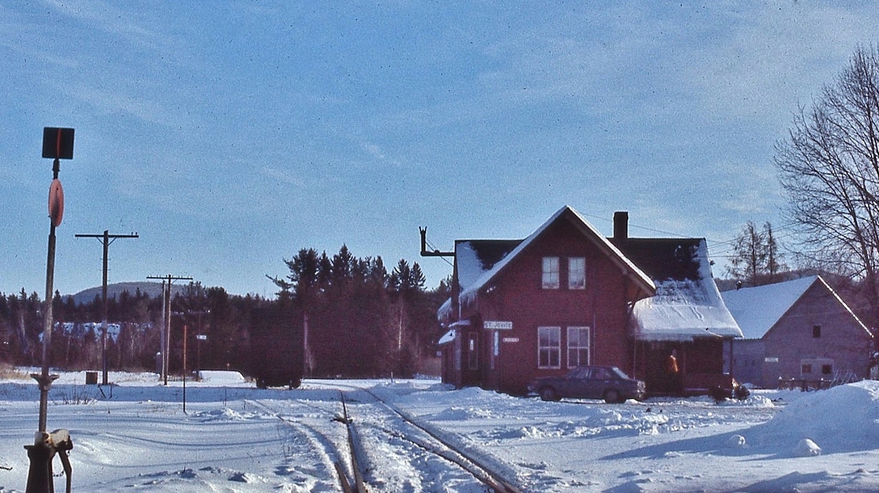 ….what I do vividly remember: cold, really cold, Saskatoon cold....dans La Belle Province...


  ...complete with an 'in service' SCL Seaboard Coast Line box car....


 CP Rail  freight service was as needed, power typically either a single MLW RS10 and / or  RS18 and a Van


 Served six times per week by CP Rail passenger trains #164 (Tue Thur) #167 (M W F) & #172 (Sun) 


At CP Rail St Jovite, P.Q., Mile 65.0 Ste. Agathe Subdivision, December 1976 Ektachrome by S. Danko


 More Ste. Agathe subdivision stations


   St Faustin     


   La Belle    


sdfourty