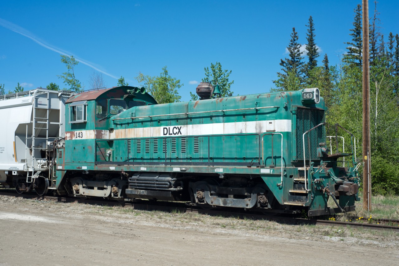 DLCX 143 is an SW900m on lease to Sand Source Services in Edson Alberta. This unit has quite a history, it was originally built as an EMD "SC" locomotive for Chicago Great Western in 8/1936 ! It was rebuilt as an SW900m in 1957.