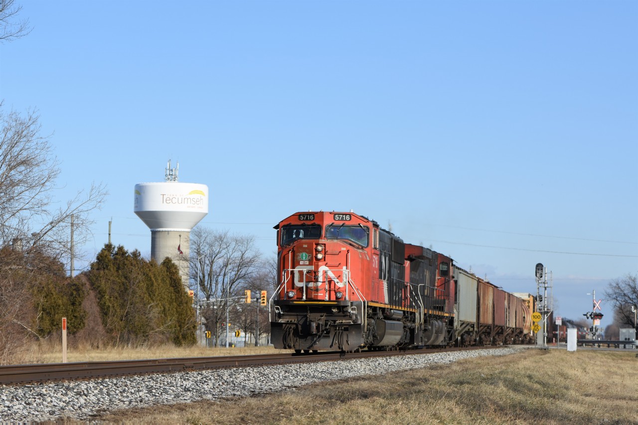 Finally back to seeing some trains! With a hefty train in tow CN 439 rolls over the VIA owned Chatham sub towards Windsor. This marked the first day seeing trains back on this line as VIA had it closed due to the blockades.