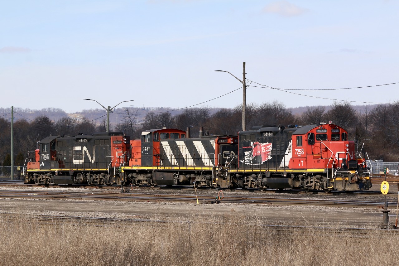 It is amazing that in 2020 a Class One railroad can still assemble a consist where all of the units hg Ave seen over half a century of service with the same owner. Case in point is here in Hamilton yard where a pair of rebuilt GP9's flank a GMD-1. All wear a different variation of CN paint to boot. I personally am going to truly miss the GP9RM's when the day comes that they are all off the roster, but for now I'll make the most of every opportunity I come across. Nite too that CN 7258 is the only GP9 to receive decals commemorating CN' first fifteen years of privatization.
