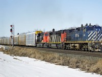 Theses days there's not a lot of variety on CN mainline freight so it was nice to catch this eastbound through Ardrossan with BCOL 4645 leading and "Draper Taper" CN 2422 in second position.