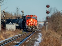 Having just posted <a href="http://www.railpictures.ca/?attachment_id=40484" target="_blank">the east leg of the wye</a> at CN Robbins, here is a good look at the west leg at CN Robbins West. This 562 is coming back onto home rails after taking the CP Hamilton Sub over to Trillium's Feeder Yard for interchange, shown in a previous post <a href="http://www.railpictures.ca/?attachment_id=39473" target="_blank">here</a>. This shot demonstrates why I enjoy railfanning Niagara so much - the spaghetti bowl of track and the various arrangements that go along with that, and the transfer trains such as 562 that make up so much of what happens around there.