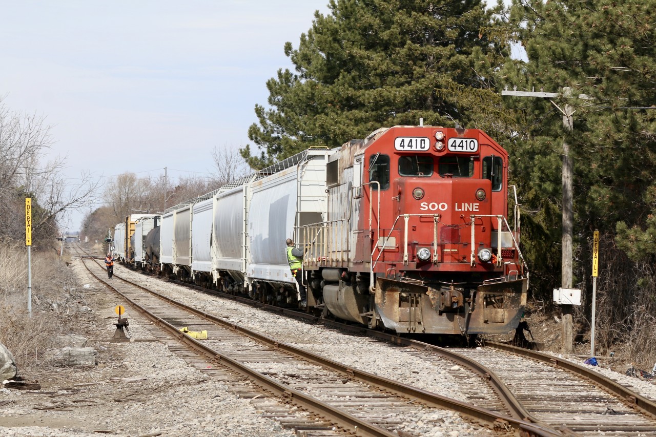 With its ailing partner left in Toronto SOO 4410 went solo today to Streetsville. After working an industry north of highway 401, and briefly working the yard, the well weathered GP38 is seen lifting its train off the branch before heading back to Toronto.