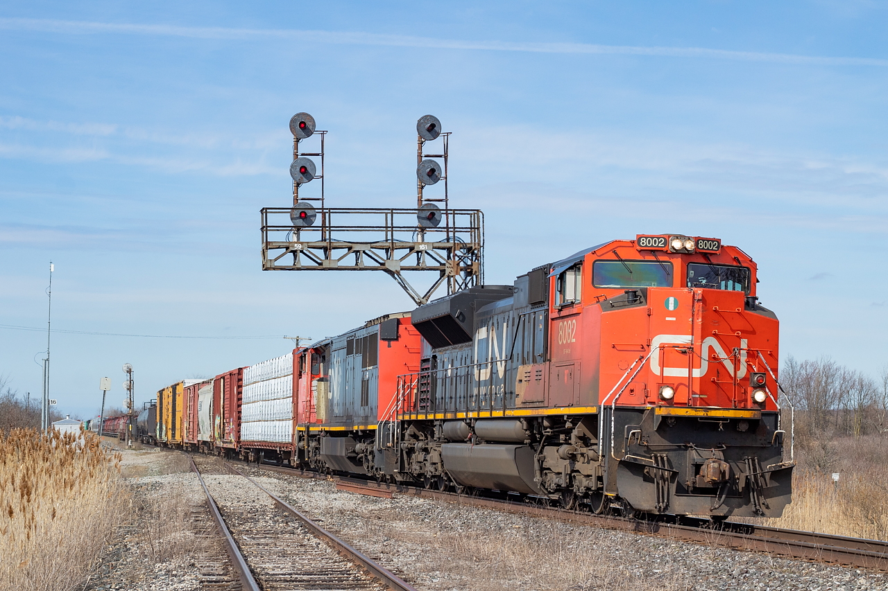 CN 531, with 8002 and 2443, starts to lean into the curve at CN Yager which will take it from its current southbound direction to an eastbound direction for the remainder of its journey to Fort Erie. They would meet C93 in Fort Erie (with NS 6347 and NS 3344) before continuing onward into Buffalo.
