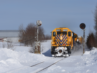 With the less desired 1733 on the point, 214 is just getting up to track speed after departing Englehart passing through a pair of deactivated GRS intermediates. 