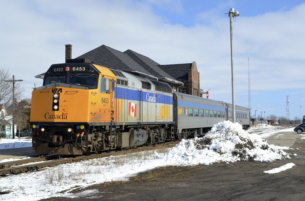 Another thing I took for granted, VIA's old paint. I never really bothered taking pictures of the redundant and what seemed to be never ending VIA trains when out taking pictures. With the new Siemen units to be delivered in the not so distant future, I wont be taking for granted the rebuild units and equipment. Lesson learned, everything we have now will some day be gone.