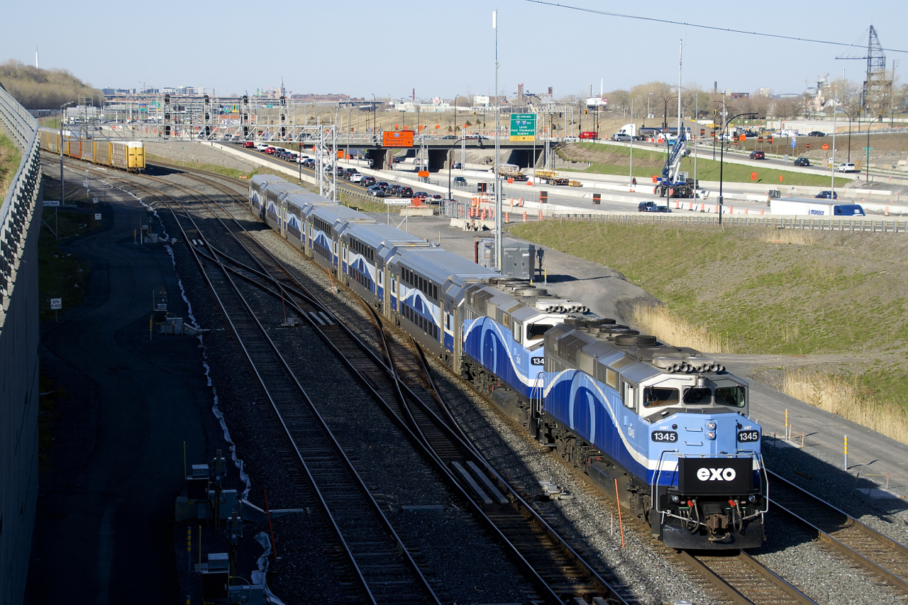 A pair of F59PH's (AMT 1345 & AMT 1343) are the power on EXO 1211 as it passes Turcot Ouest with six multilevel cars. This train is headed to Mascouche on a partially new routing that began this week with the closure of the Mount Royal tunnel for at least three years (it will be completely reconstructed for the REM light rail project).