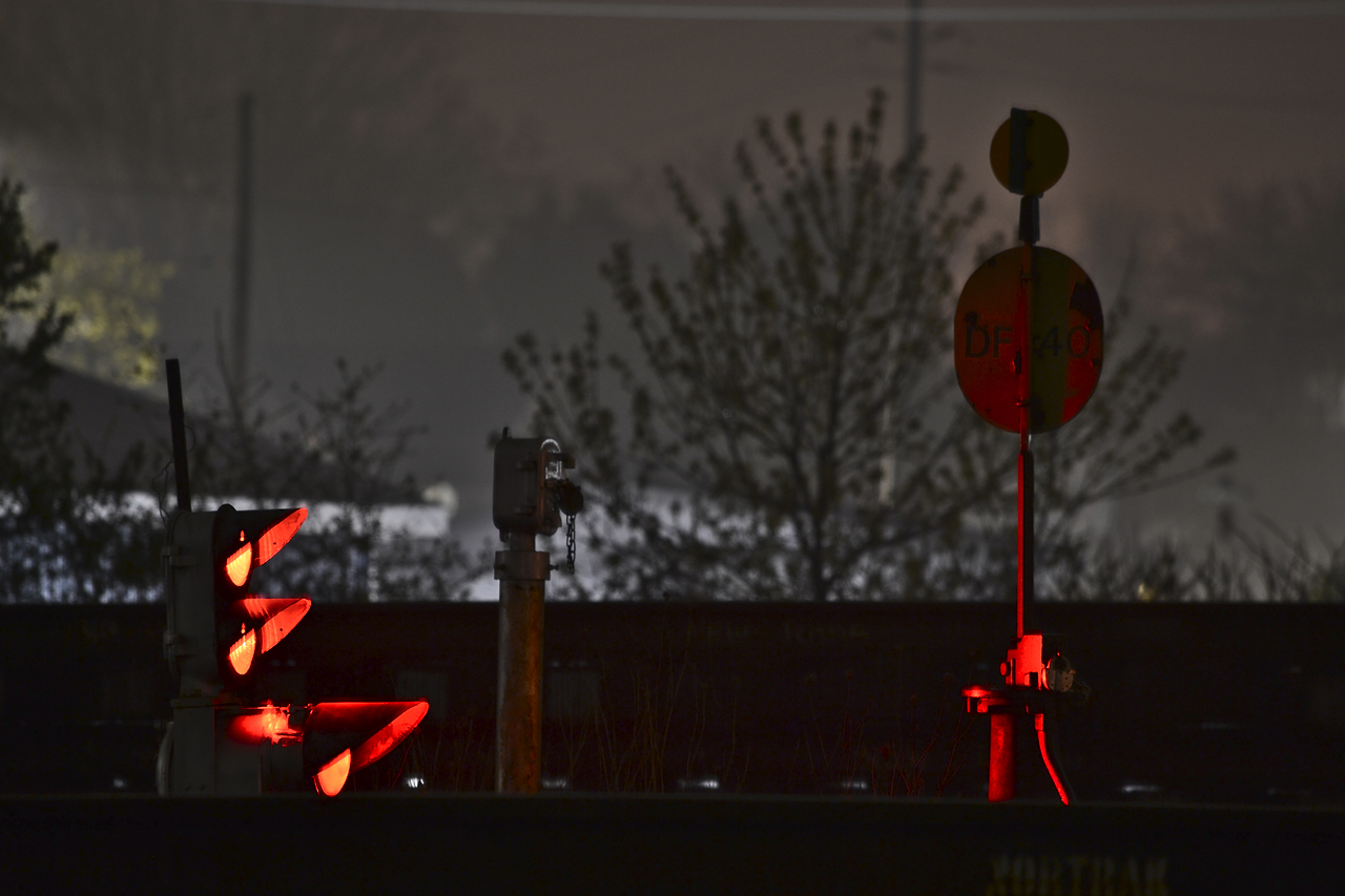 With the amount of fog that blanketed Southern Ontario last night, I thought I would make a night trip out to the Dundas sub to photograph some searchlights. Ironically, this dwarf signal caught my attention the most. Ive been to Paris more times than I can count, but being there at 3AM in dense fog, gives it a whole different feeling.