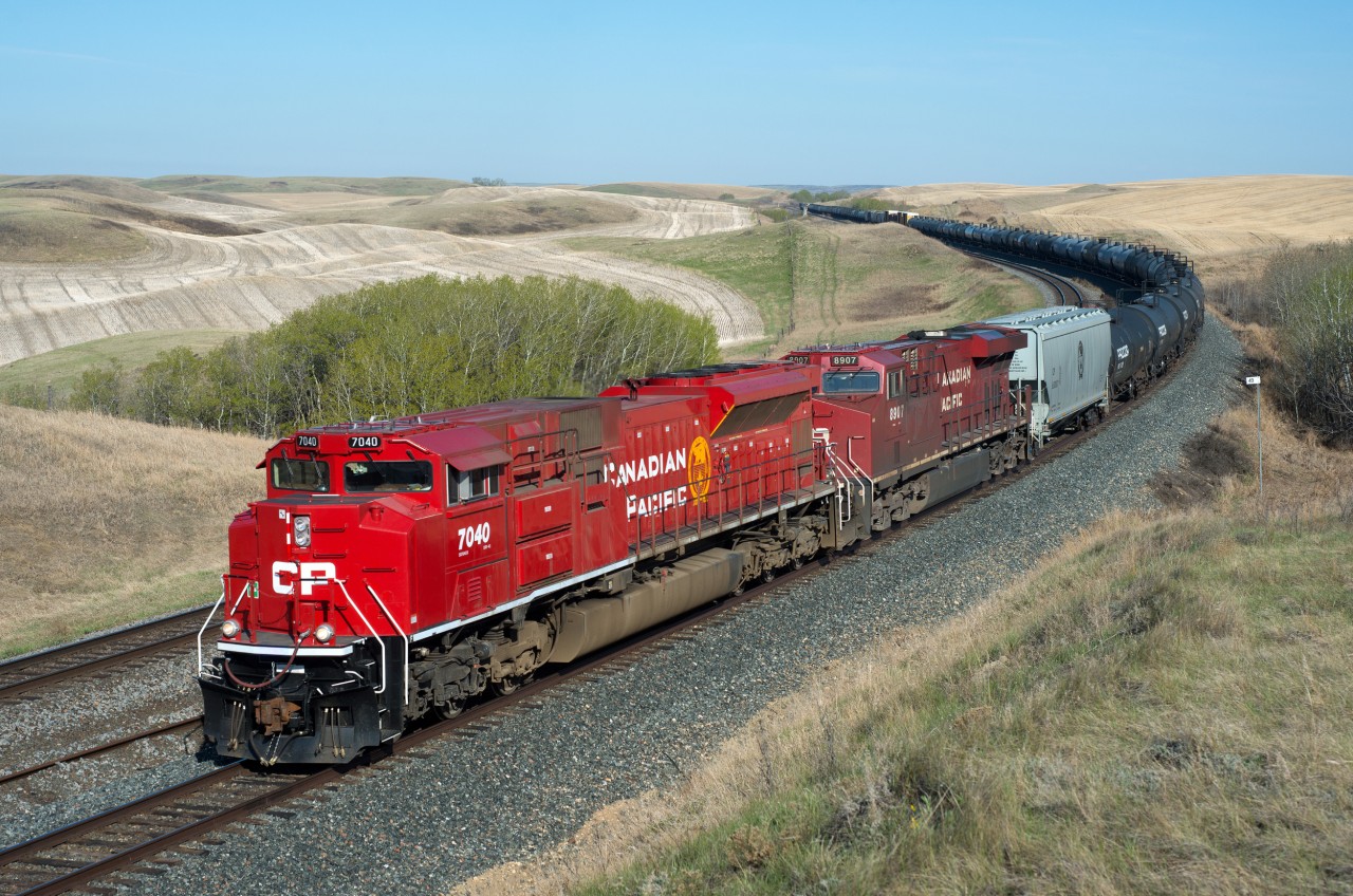 CP 7040 leads 466 through Keppel on the Wilkie sub.
