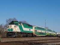 Rounding the bend at Streetsville Junction. Hopefully the switch broom will not be required until the winter.