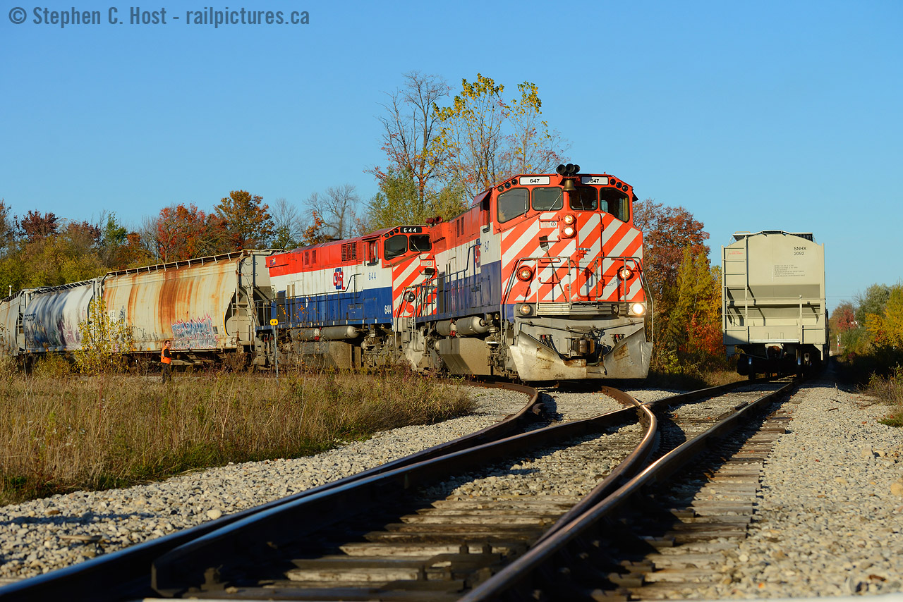 A pair of M420's basking in the early evening sun as OSR works the Sanimax siding off Royal Rd in Guelph. A great treat to find just after work and lucky I had my camera with me as I headed home.