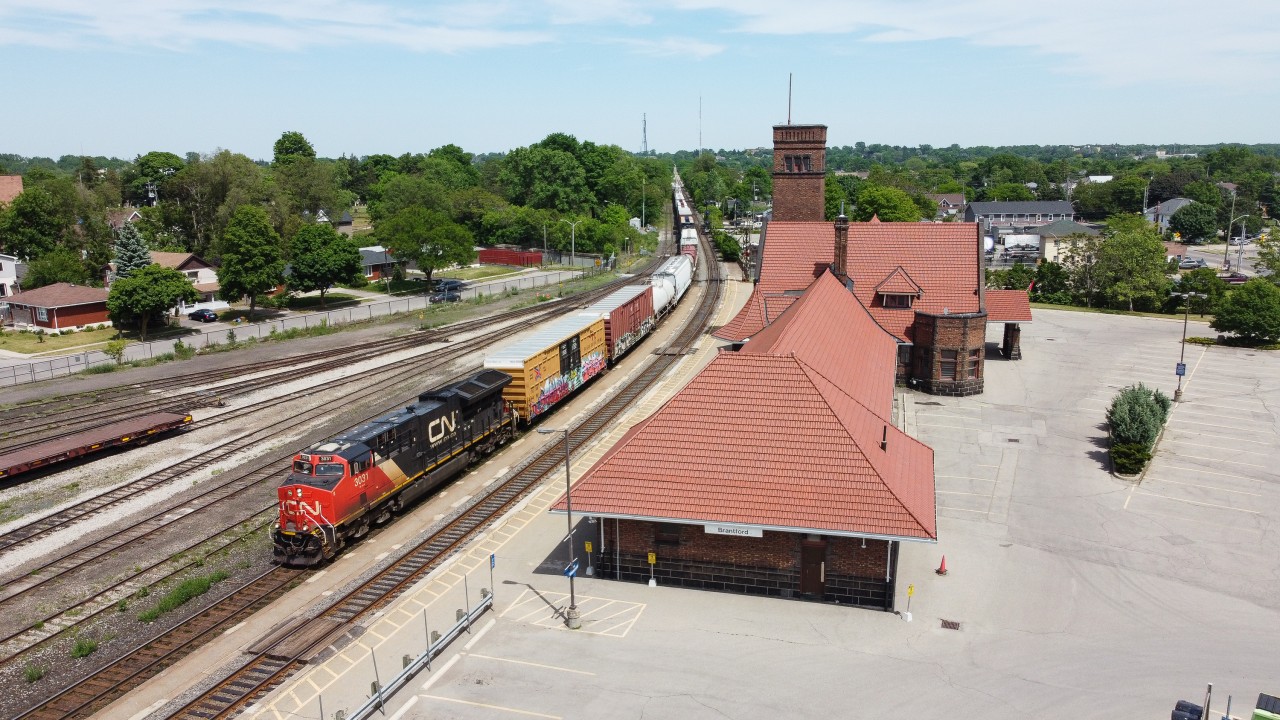 CN 397 cruises through Brantford with CN 3031 on the point and CN 3287 as the mid train DPU.  With the lack of Via Trains running due to the Covid-19 Pandemic, the Brantford Via Station has been lacking the cars of passengers who would utilize the service.
