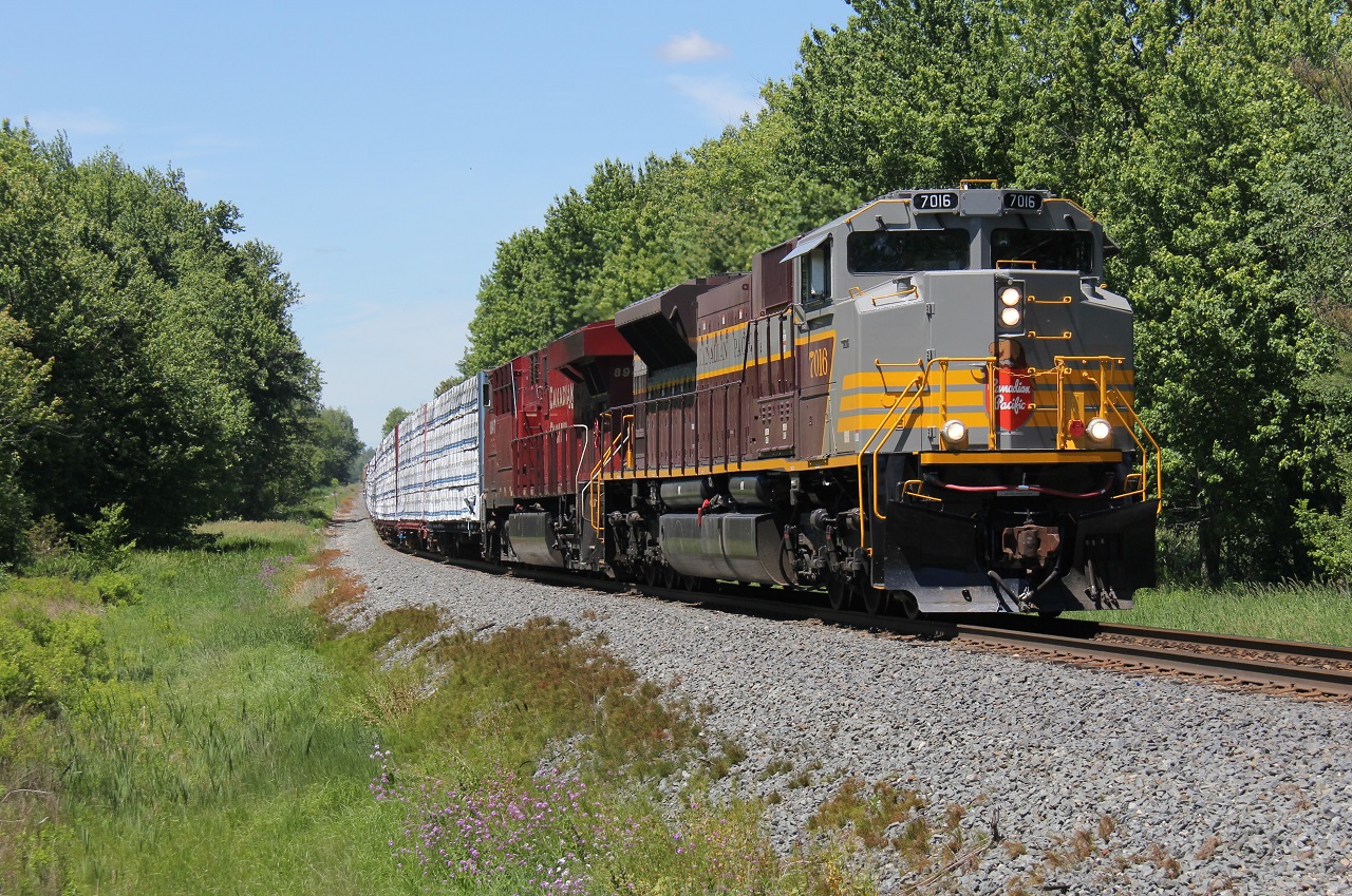 CP 246 heads down the Hamilton Sub with CP 7016 and CP 8947.
