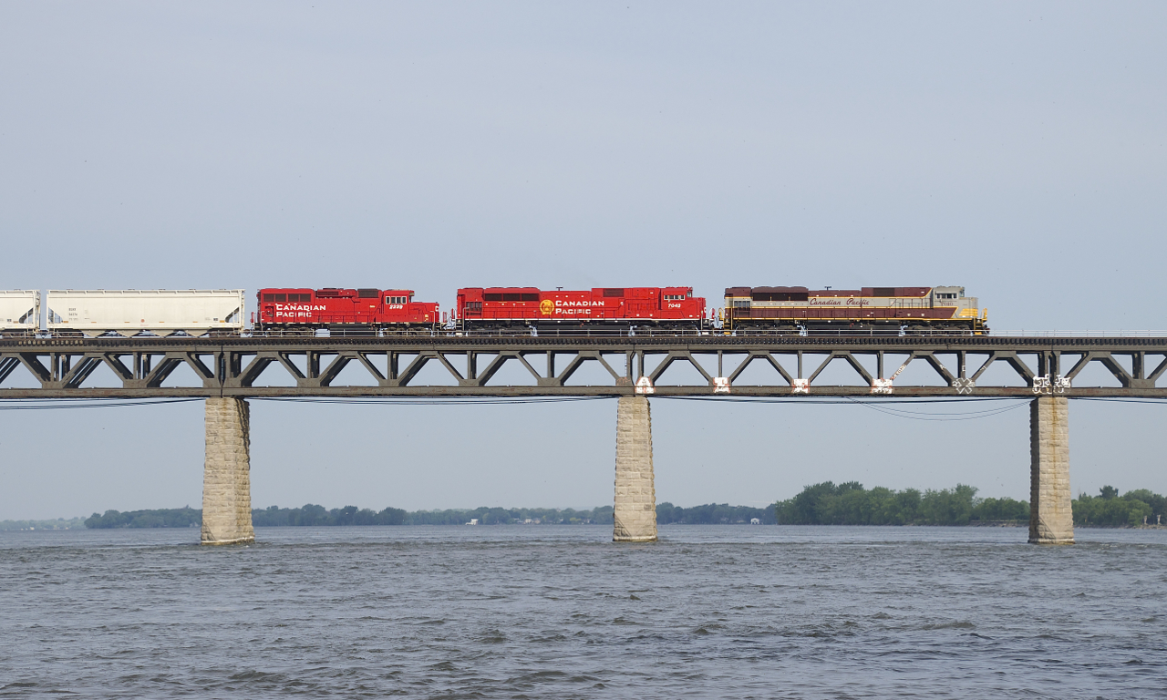 CP 253 has a trio of EMD's (CP 7010, CP 7043 & CP 2229) as it approaches Montreal. CP 7010 has led CP 252 and CP 253 countless times over the past couple of months, but both CP 7010 and CP 7043 left Montreal on a westbound this afternoon, so this will be their last appearance on these trains for the time being.