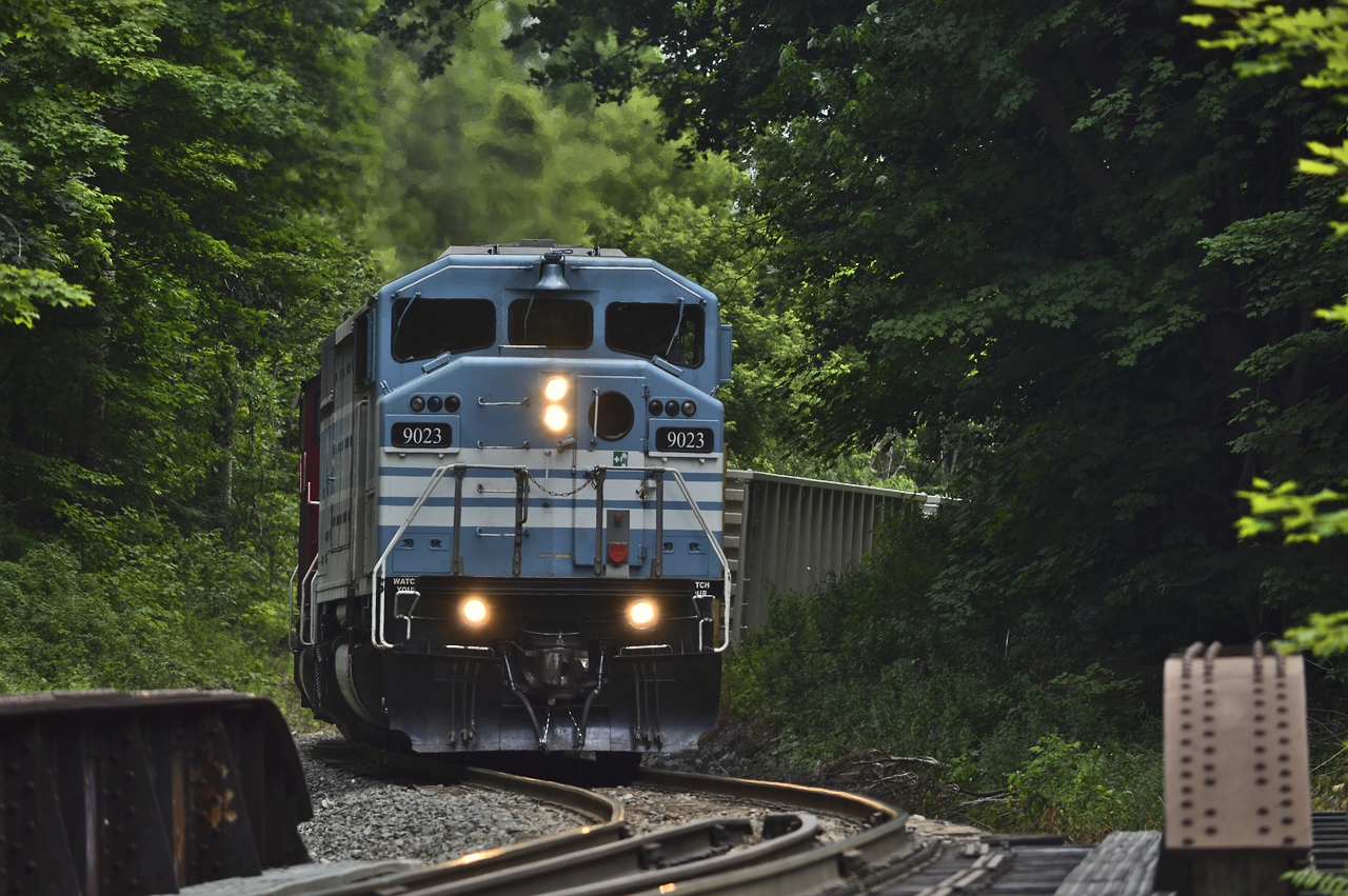 After missing 143 in PL, and missing 246 Sunday with 9023 leading, it was about time I caught one. The S curve in Waterdown is one of my personal favourite spots, with the sun being partially obscured today, it worked in my favour. CMQ 9023 leans into the S curve as its just getting ready to pass over Waterdown road. 247 made quick work of the hill today, almost beating me from Hamilton to the curve, but lady luck was on my side today.
