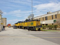 The 0700 Crew returns to ETR's Lincoln Road shops. 104 was sidelined in Ojibway for repairs and was returning to the shed DIT after repairs were completed making for a rare 3 unit movement between Ojibway Yard and their shops. 