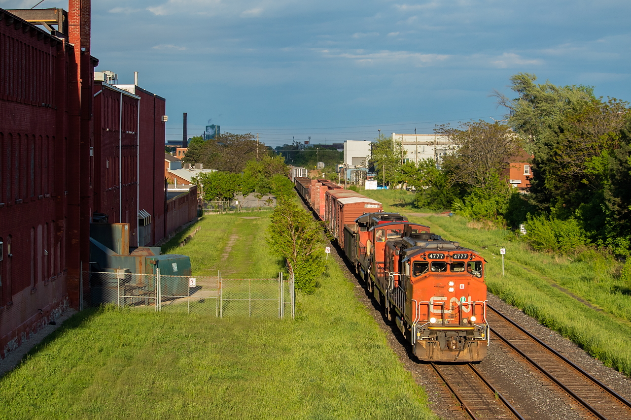 After making a set off at Parkdale, working a couple of industries along the Grimsby Sub, and then lifting Parkdale, CN 551 is headed to Stuart to make its final lift of the day before returning to Aldershot.
