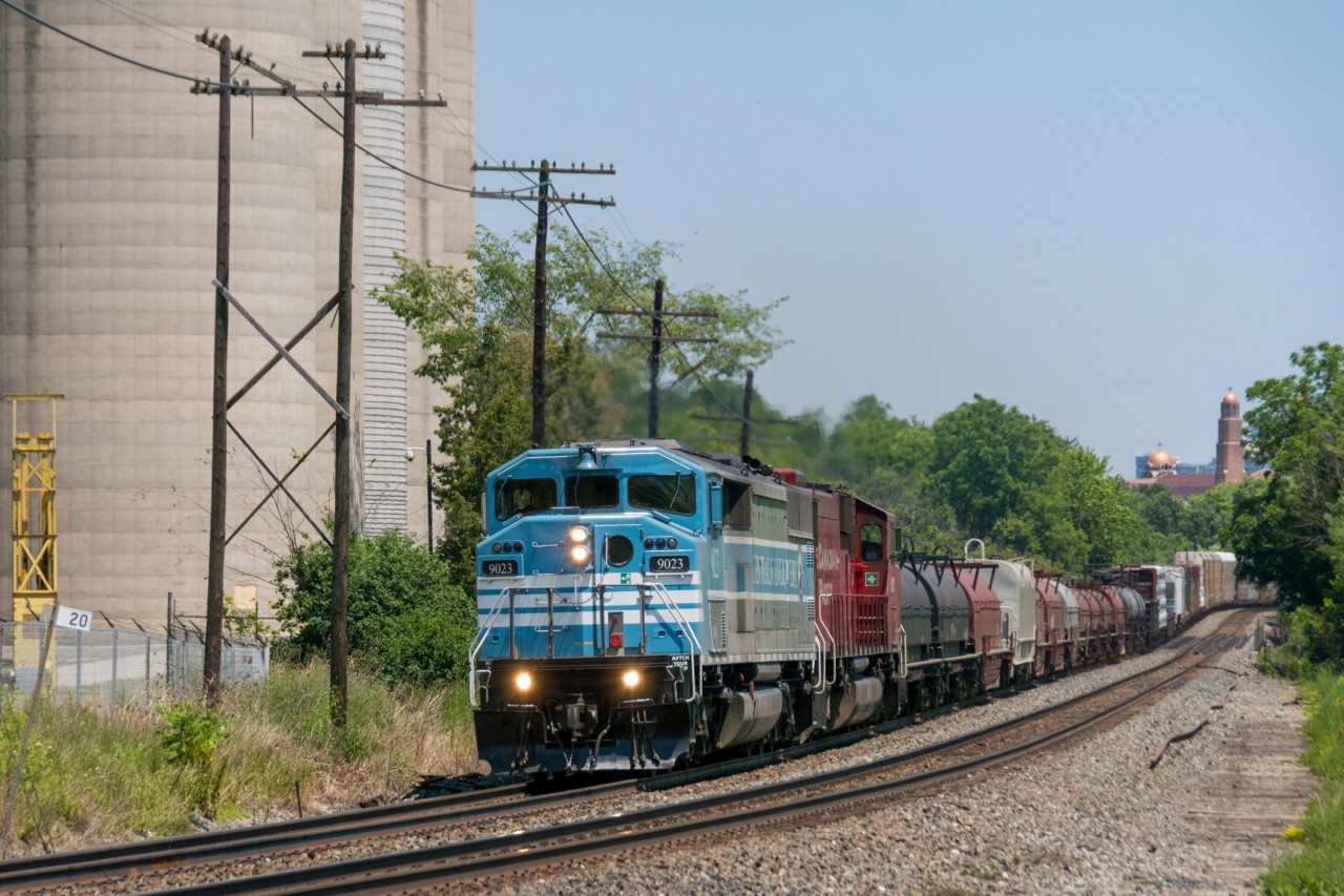 Having worked Lambton yard, it was now a straight shot up the hill to Guelph Junction for Buffalo-bound 246.