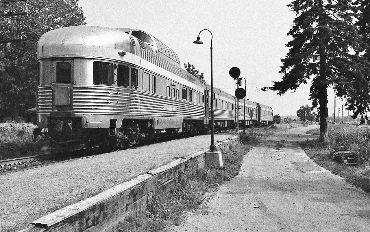 CP Rail Strathcona Park and Chateau Roberval handle the tail end duties at  Flag Stop Alliston
 

  After entraining revenue passengers CP Rail train #12, “ The Canadian “ is into the short siding south of Alliston station. 


 On a hazy hot sticky Saturday afternoon at Alliston Ont, August 26, 1978, Kodak Tri X negative by S. Danko 


...more...


  Head End    


  Revenue    


sdfourty