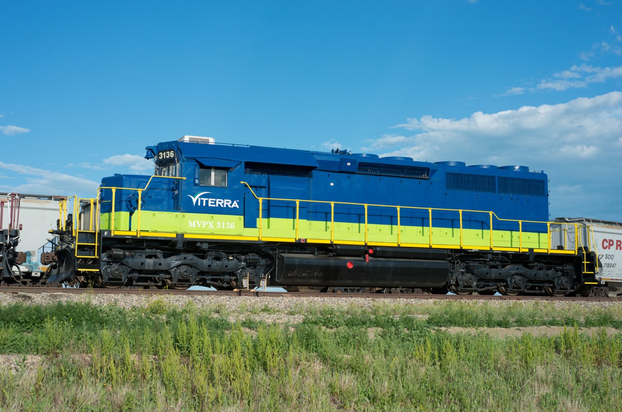MVPX 3136 recently turned up at the Viterra facility in Belle Plaine Saskatchewan. The CN spotting features are still quite apparent despite the unit's plentiful history.
