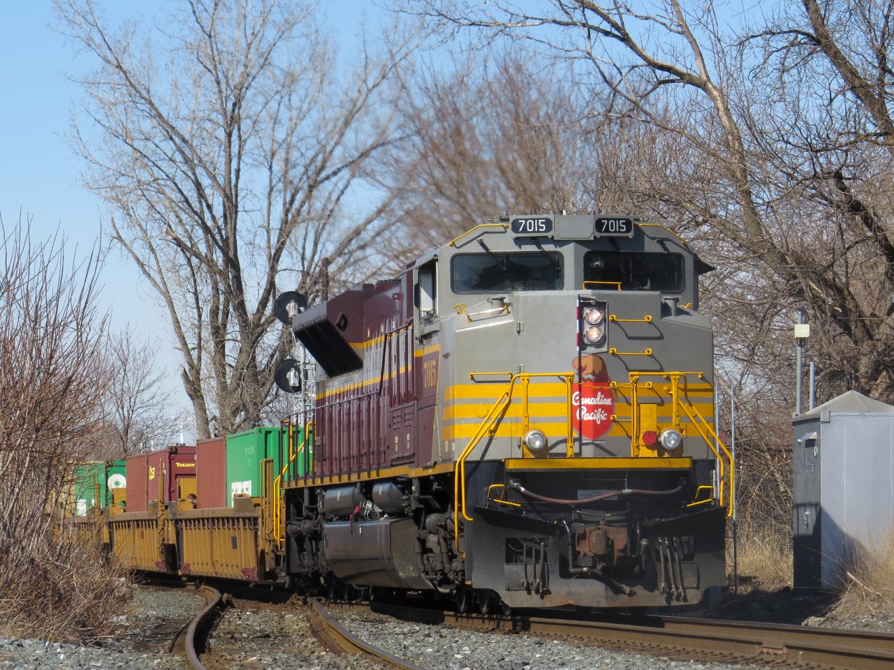 CP 7015 pushes CP 113 up the MacTier sub towards VIT (Vaughan Intermodal Terminal) where it would work before continuing northwest. 7015 was the first block heritage scheme to be showcased, along with script sister 7010.
